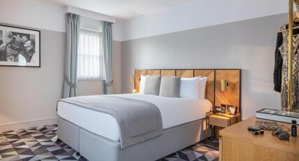 Victory House Leicester Square Room Type - Deluxe Double