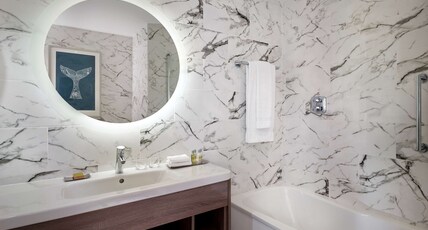 Doubletree by Hilton Hull United Kingdom Room Type - KING SUPERIOR GUEST ROOM