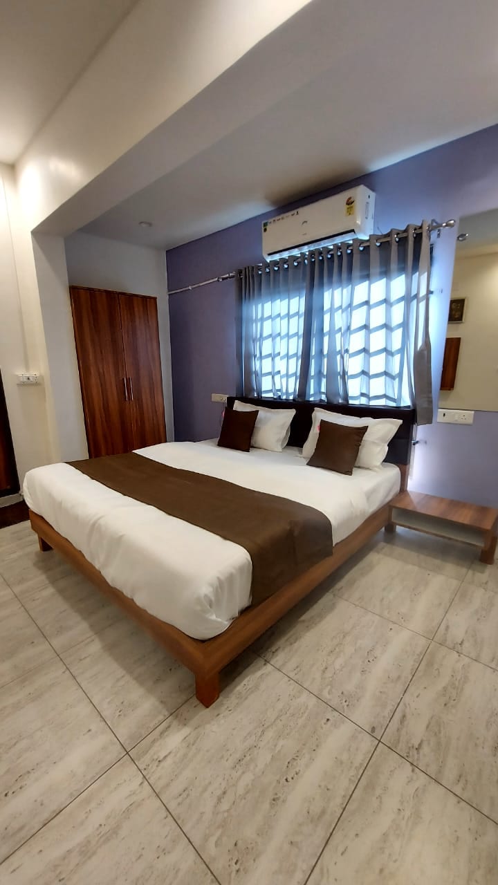 HOTEL KRISHNA ROOMS - Tap to explore photos