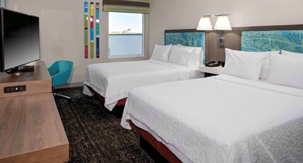 HAMPTON INN SUITES FLAGSTAFF EAST Room Type - 2 QNS HEARING ACC NOSMOK