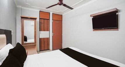 Hotel O by OYO Exotica Palace Room Type - Classic