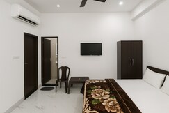 Address of Gopal Kunj Inn