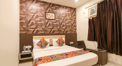HOTEL ROSEWOOD INN - 50 METER WAKING, NEAR RAILWAY STATION, SARHANDI COMPLEX Room Type - Family Suite Room With City View