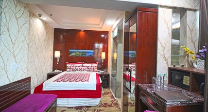 Skycity Hotel Room Type - Deluxe Jacuzzi Room with Bathtub