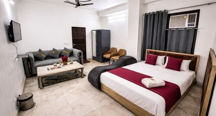 Hotel Comfort Inn @ Mundka Room Type - Couple Suite