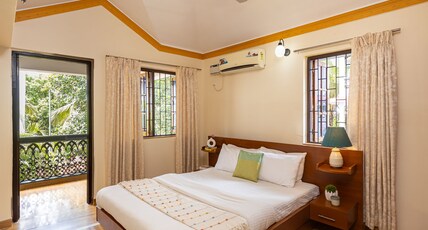 Mistral Holidays Apartment | Rooms & Caretaker Room Type - 1 Bedroom Apartment with Balcony