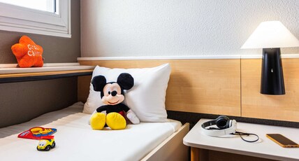 IBIS BORDEAUX PESSAC Room Type - Double room with a single bed for a child