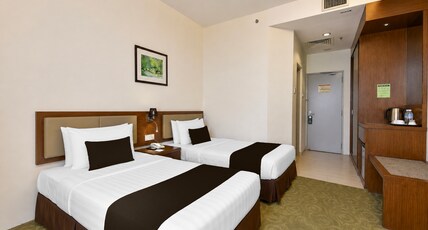 POP 91341 Seemsoon Hotel Room Type - Deluxe Twin