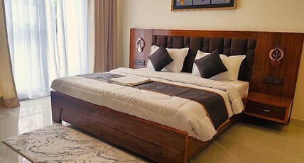 Parwati Inn Room Type - Deluxe Room