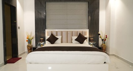 Hotel Royal Bliss Room Type - Premium Room