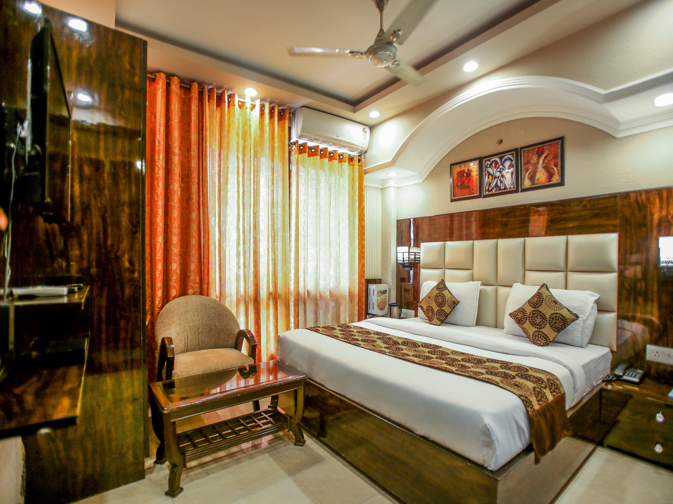 KRISHNA INN near Nizamuddin Railway Station - Tap to explore photos