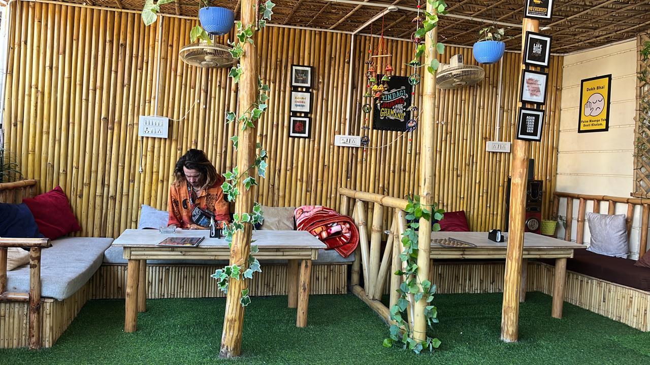 Baba's Hostel with Rooftop Cafe - Tap to explore photos