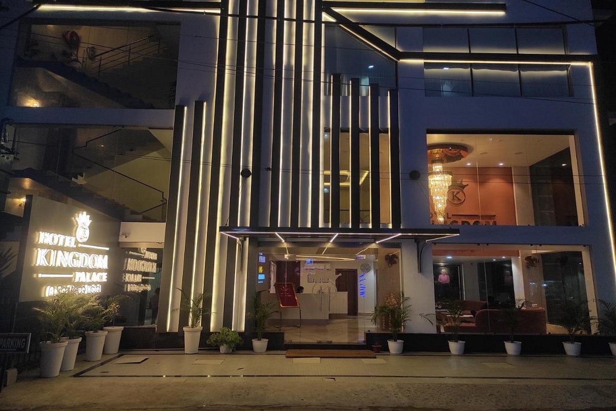 Hotel Kingdom Palace - Tap to explore photos