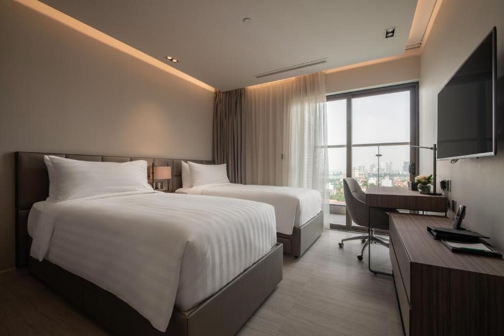 Oakwood residence Hanoi - Tap to explore photos
