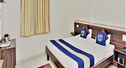 Hotel Green Tree Room Type - Deluxe  AC Room