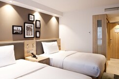 Hampton by Hilton Berlin City East Side Gallery