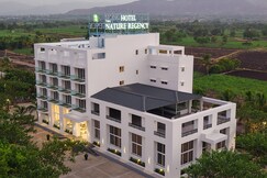 Hotel The Nature Regency