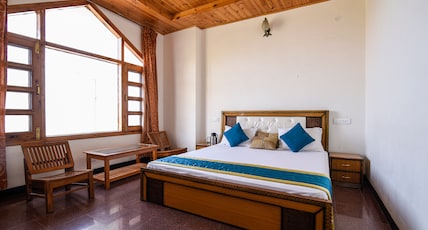 L R Heights Home Stay Room Type - Deluxe Rooms
