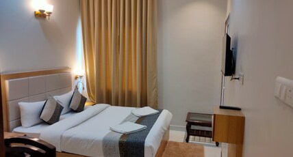 HVH KASHI VISHWANATH Room Type - Deluxe Double Room
