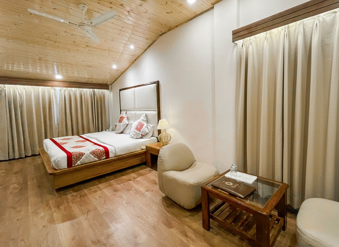 Hotel Vintage, Manali | Near Mall Road - Tap to explore photos