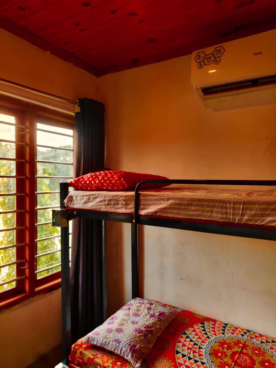 Louis Backpackers Lake view Hostel - Tap to explore photos