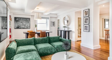 Paramount Times Square Room Type - Entertainment Suite