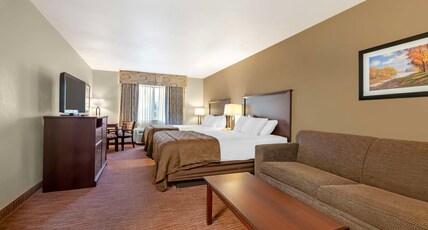 Best Western Plus Concord Inn Room Type - 2 Queen Beds, Non-Smoking, High Speed Internet Access, Third Bed Is A Sofabed, Microwave And Refrige Best Western Plus Concord Inn Room Type - 2 Queen Beds, Non-Smoking, High Speed Internet Access, Third Bed Is A Sofabed, Microwave And Refrige