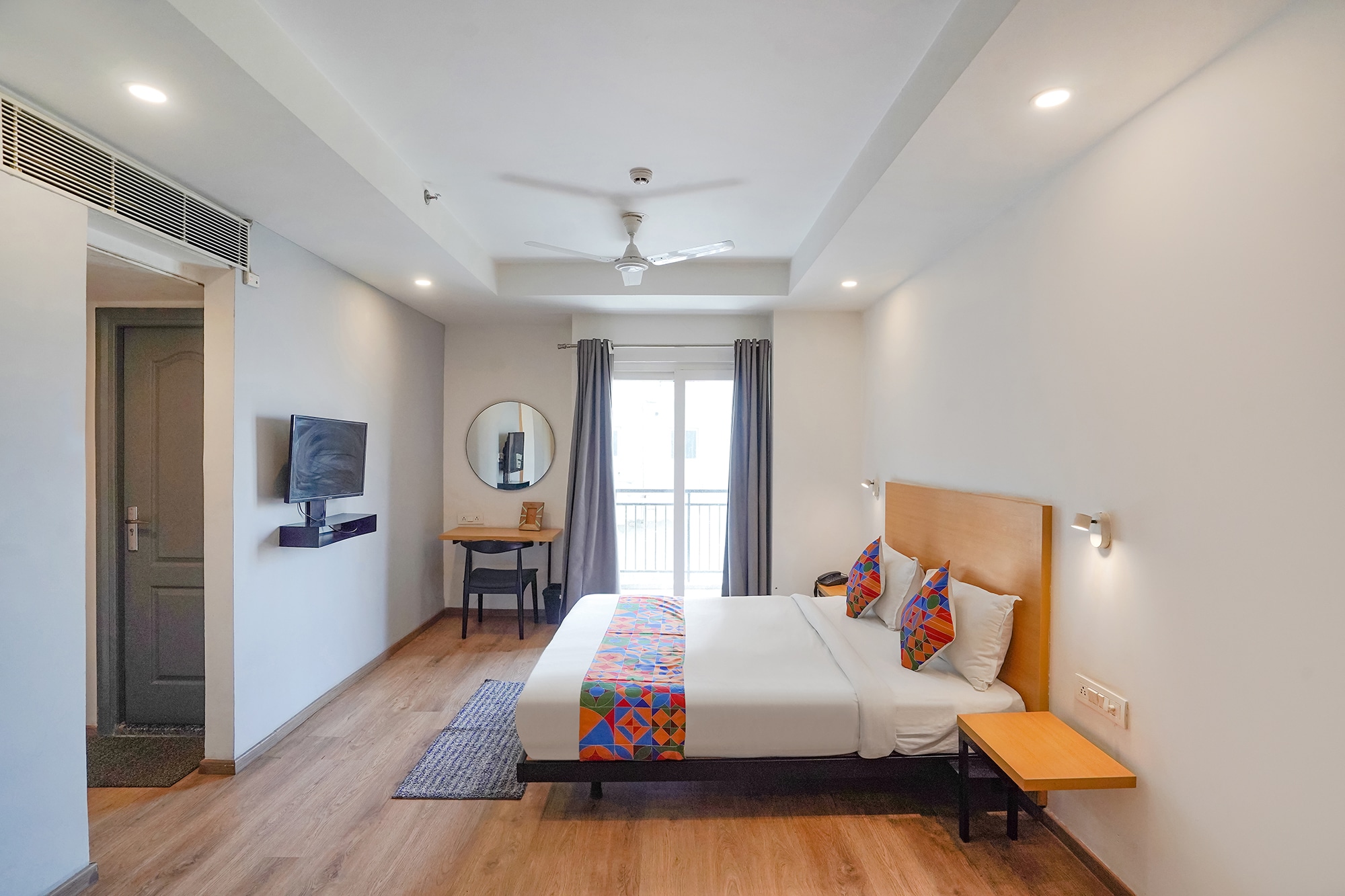 Via Cloud 9 - Tap to explore photos