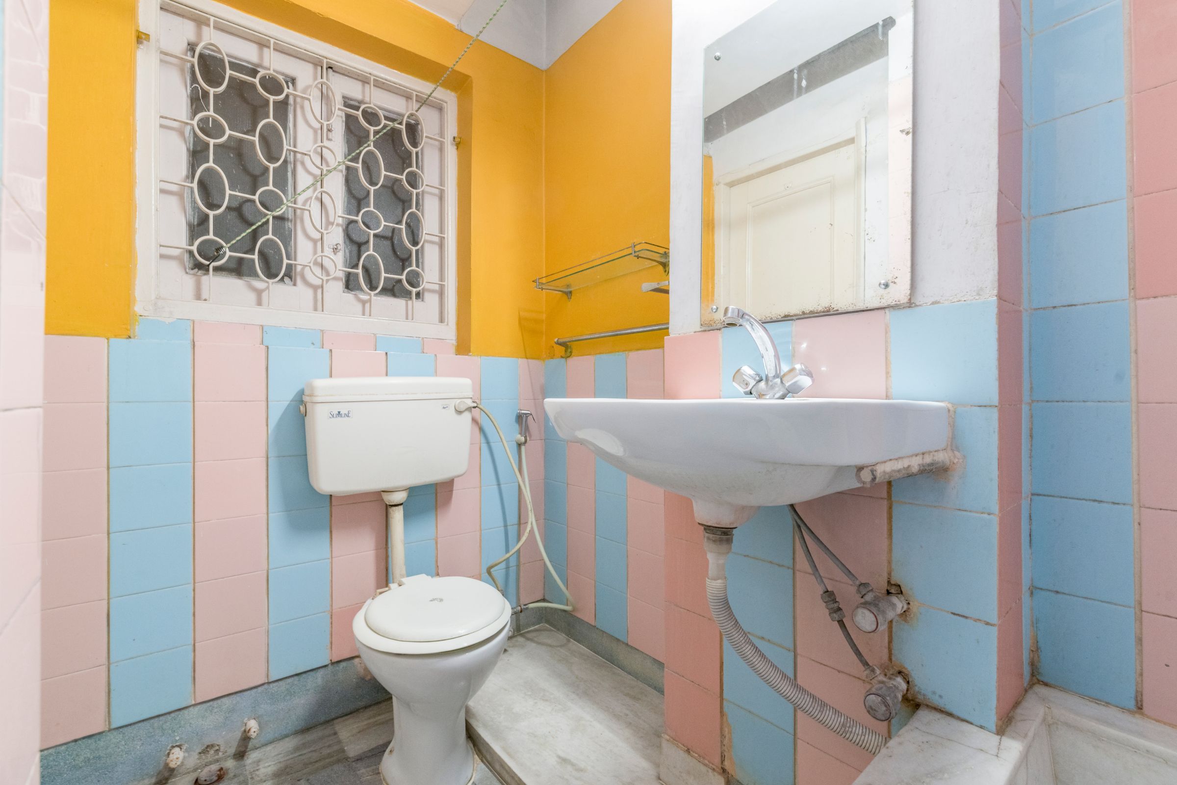 SAROJDEEP GUEST HOUSE - Tap to explore photos
