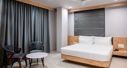 Hotel Sky Avenue Room Type - Deluxe AC Room