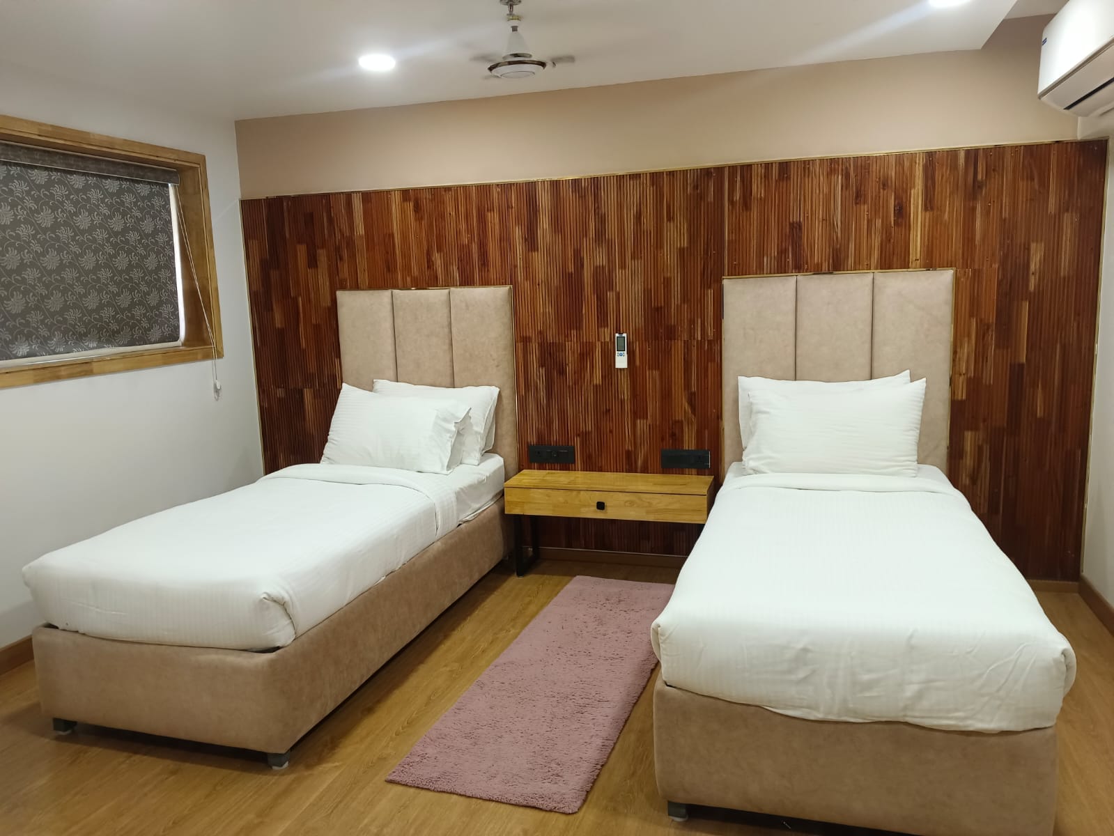 7apple Hotel Guruvayur (Previously The Habitat Suite) - Tap to explore photos
