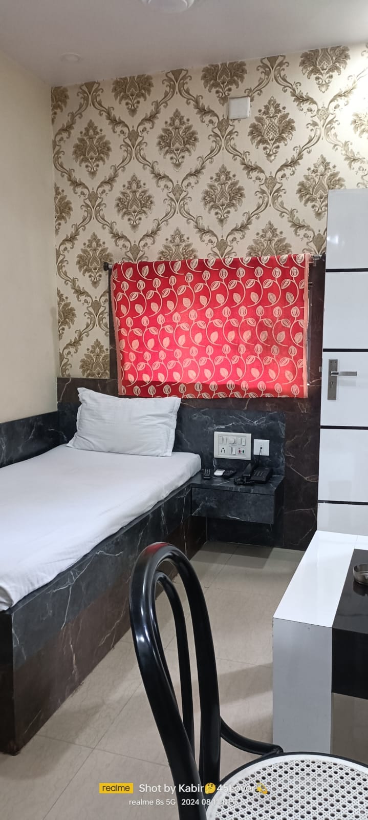 KUMAR HI LIFE - Tap to explore photos