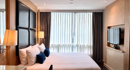 Sora Resort & Suites Sukhumvit Room Type - Deluxe One Bedroom Suite (City View)