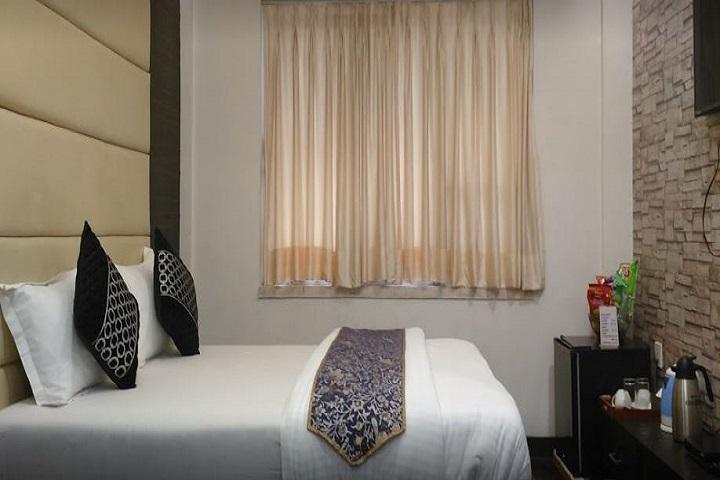 Novelty Guest House - Tap to explore photos