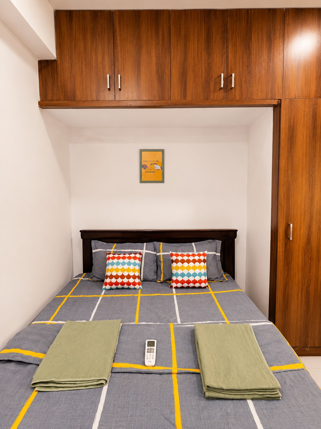Charter Stays - Spacious 1BHK Apartment in Kondapur Near AIG Hospital - Tap to explore photos
