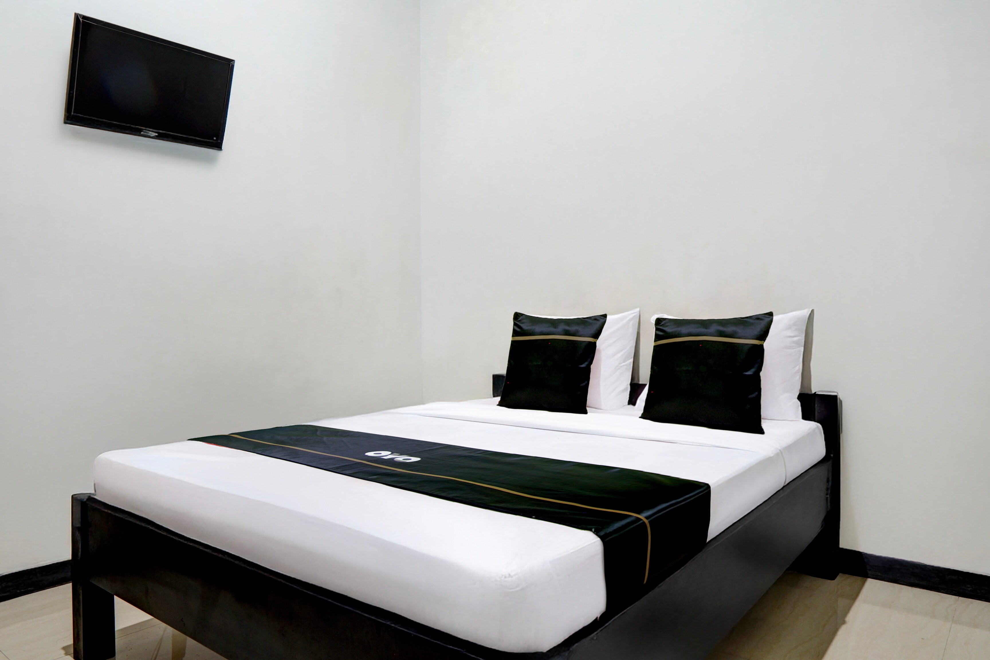 Hotel O MIOXIO Syariah Kost - Tap to explore photos