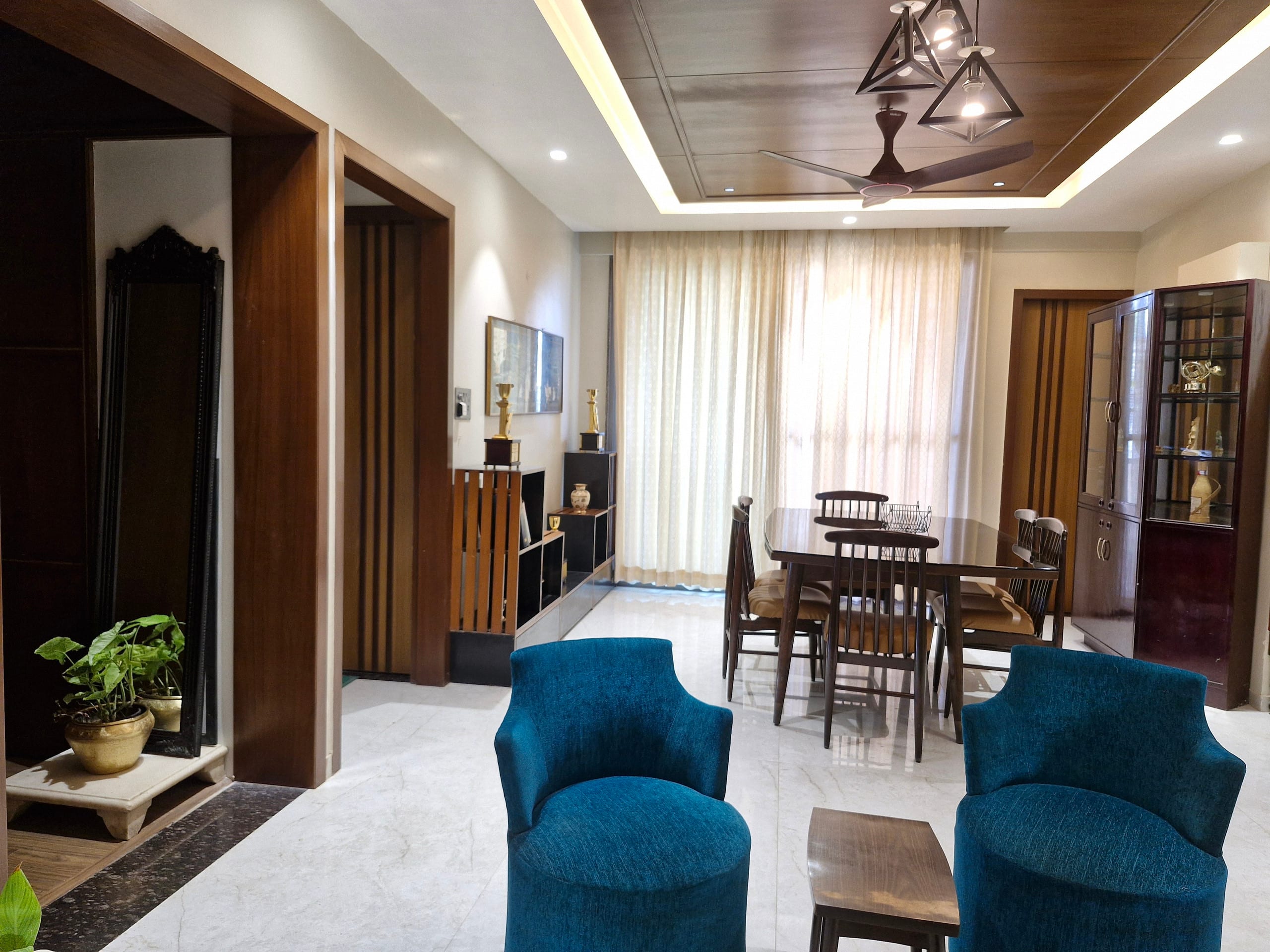 Jalsa Home Stay 3BHK luxury apartment - Tap to explore photos