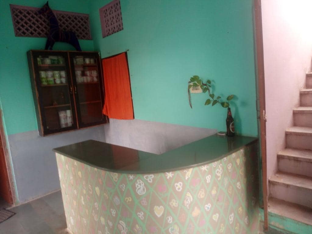 Ratan Palace Guest House - Tap to explore photos