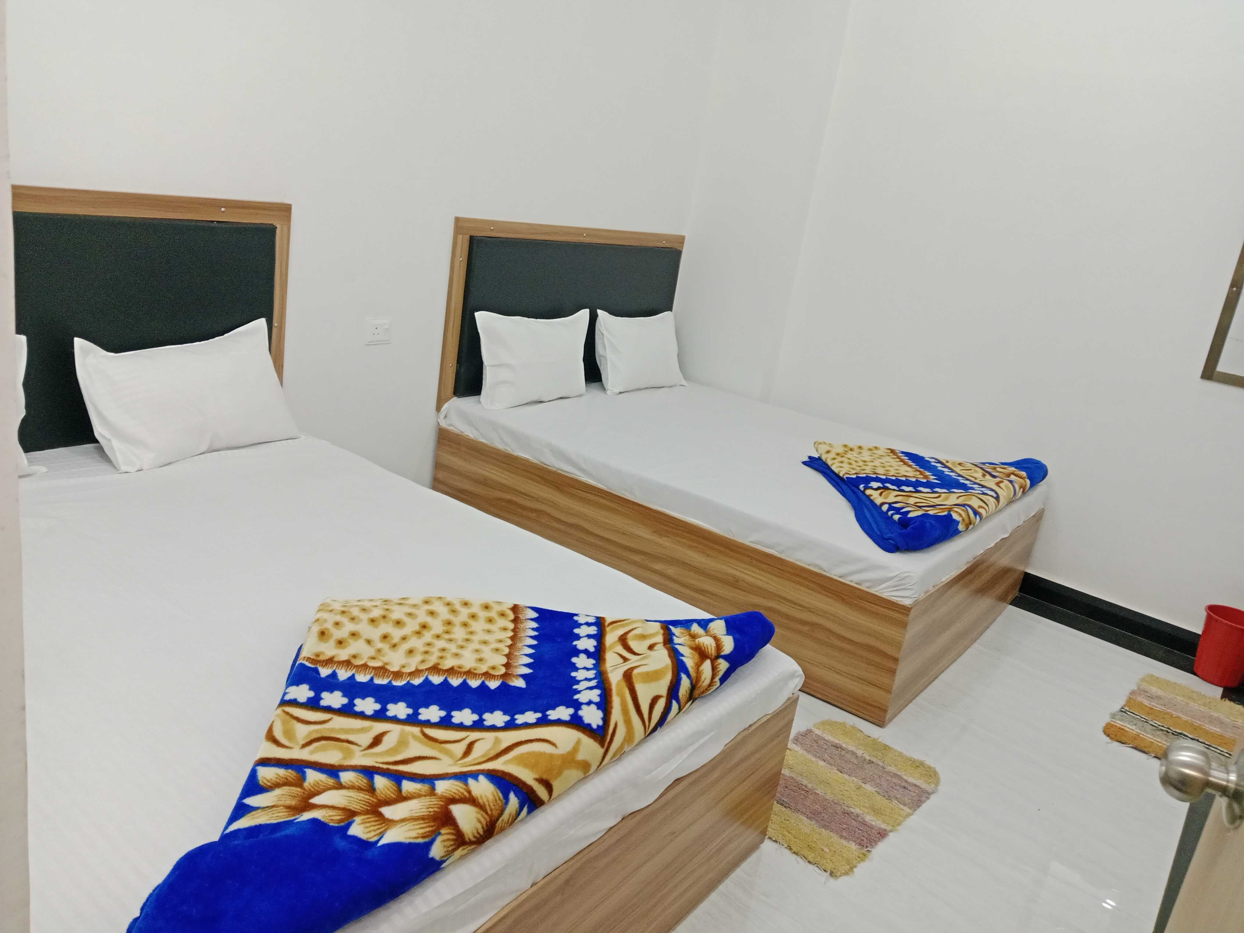 Hotel O RAJ PALACE HOMESTAY B&B - Tap to explore photos
