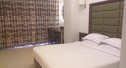 KRISHNA PALACE HOTEL Room Type - Deluxe Room
