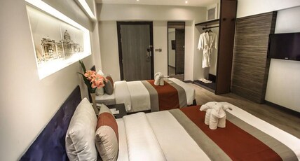 Nouvo City Hotel Room Type - Deluxe Canal Triple Room