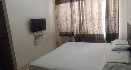 Sarita's Guest House Room Type - STANDARD ROOM (GROUND FLOOR) NO BALCONY
