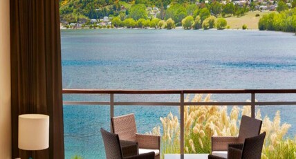Hilton Queenstown Resort & Spa Room Type - TWO BEDROOM DELUXE LAKEVIEW Hilton Queenstown Resort & Spa Room Type - TWO BEDROOM DELUXE LAKEVIEW