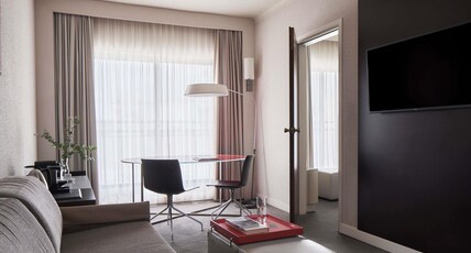 Novotel Athenes Room Type - Suite, 1 double bed with double sofa bed Novotel Athenes Room Type - Suite, 1 double bed with double sofa bed