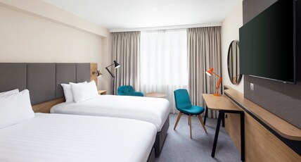 Holiday Inn Coventry M6, J2, an Ihg Hotel Room Type - 2 Single Premium Minibar