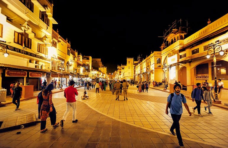Hotel Paradise 5 min walk from Golden Temple - Tap to explore photos