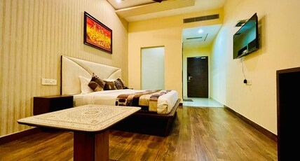 Hotel Sallow Royal Suites by Dew Drop Room Type - Deluxe Room