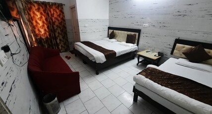 Hotel Amar Palace Room Type - Three Bed Air Conditioned Room