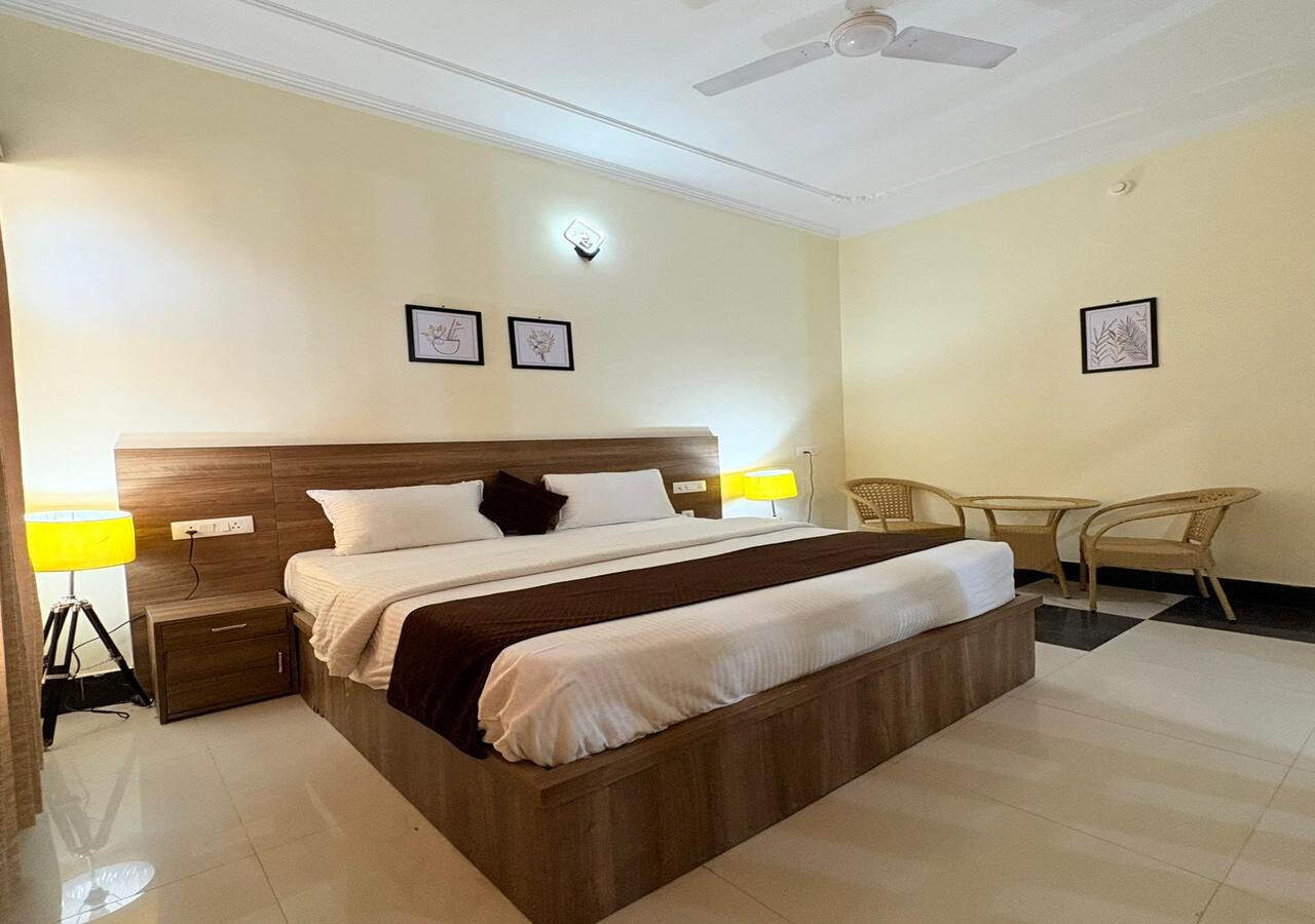 Hotel Ananta Vilas - Tap to explore photos