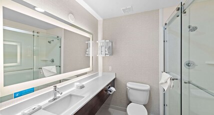 Hampton Inn by Hilton Calexico Room Type - 1 KING MICROWV FRIDGE